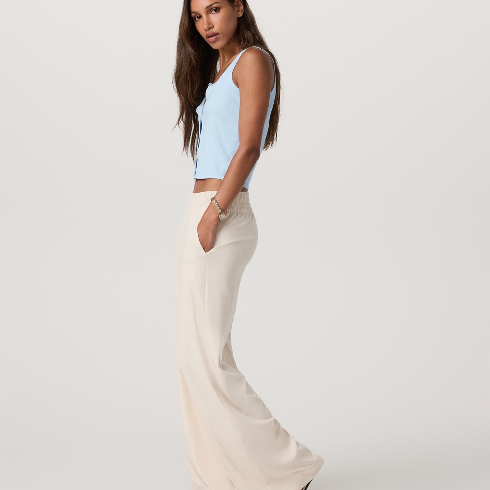Vuori Pose Cardigan Tank in Light Mist - Picture 3 of 11